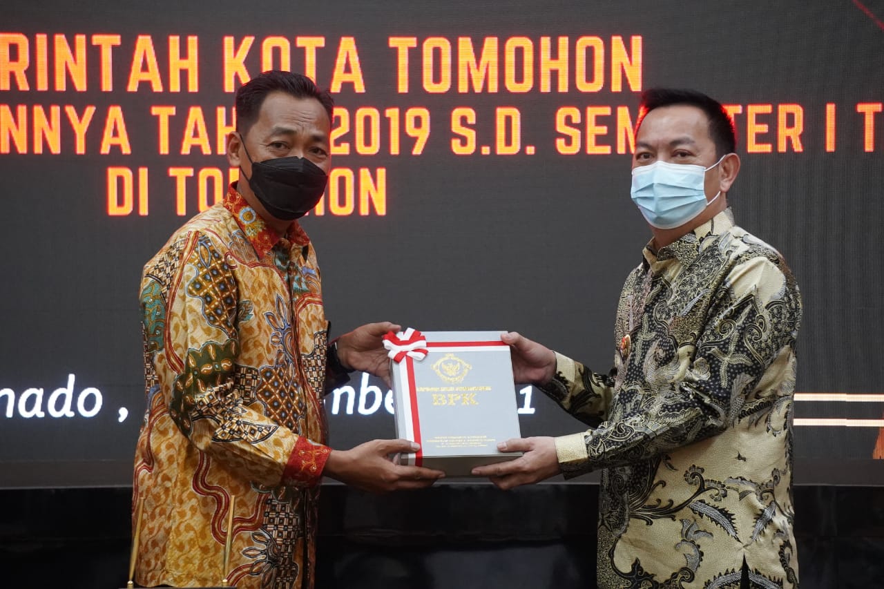 Bupati Padang Pariaman Terima LHP BPK, Akui Pariwisata Butuh Perbaikan Serius